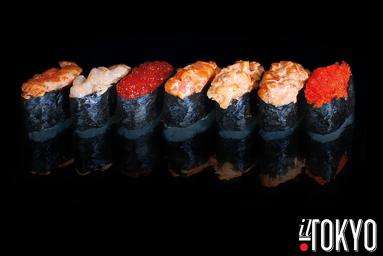 Суши с тобико