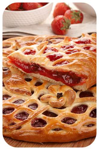 Сладкий пирог с клубникой 1200 г .