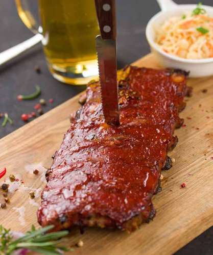 Свиные ребра bbq с капустным салатом  495 гр.