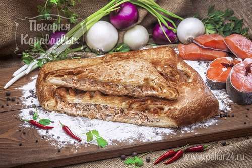Пирог слоеный с семгой и горбушей 1500 г.