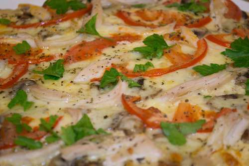 Пицца С курицей и грибами 30 см