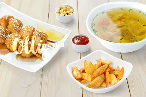 Ланч Шашлычки, куриный суп, картофельные дольки по-деревенски *