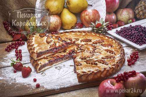 Пирог с брусникой 1500 г.