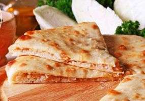 Осетинские пироги С ветчиной, сыром и грибами 1000 г.