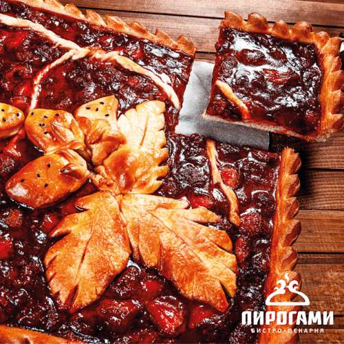 Пирог с клубникой