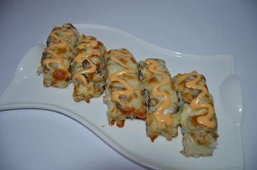 Суши пицца с курицей и грибами 300 гр