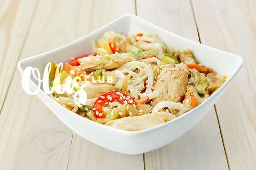 Удон с куриной грудкой