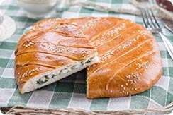 Пирог с зеленым луком и яйцом 1 кг