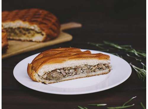 Пирог сытный, сайрой и рисом, 0,5 кг.