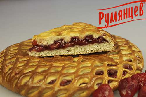 Сладкий пирог с клубникой 1200 г