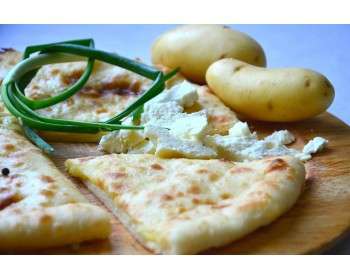 Осетинский пирог с сыром и картофелем 1200 грамм