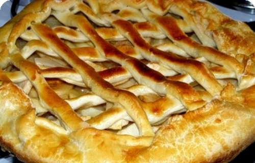 Пирог с яблоками и изюмом 1 кг.