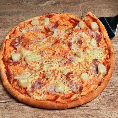 Пицца с гребешком и беконом