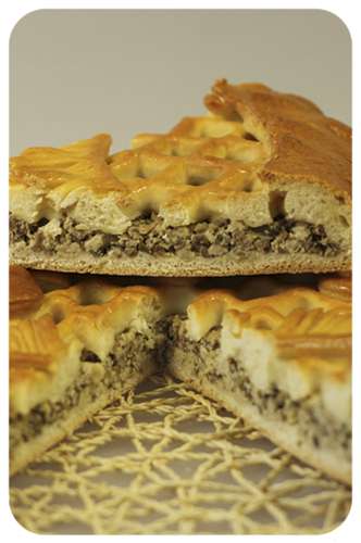 Пирог с курицей и грибами 1200 г .