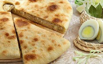 Пирог с капустой луком и яйцом 900 г.