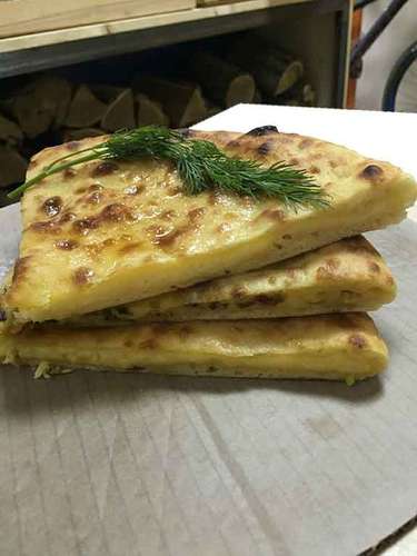 Осетинский пирог с сыром и зеленью 0,3 кг