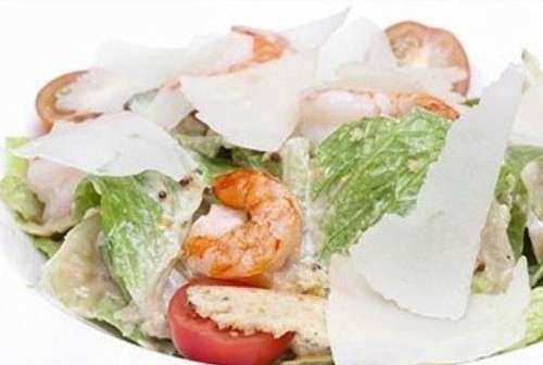 Салат «Цезарь» с креветками 200 г