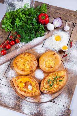 Мини-хачапури (по-аджарски, по-мегрельски, по-имеретински, с лососем)