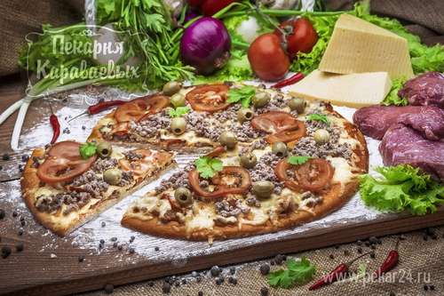 Пицца с мясом 1000 г.
