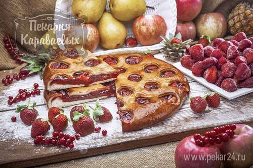 Пирог с клубникой 1500 г.