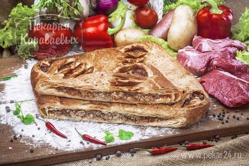 Пирог слоеный с мясом и овощами 1500 г.