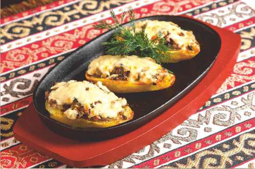 Картофель запеченый с грибами и сыром 200 гр.
