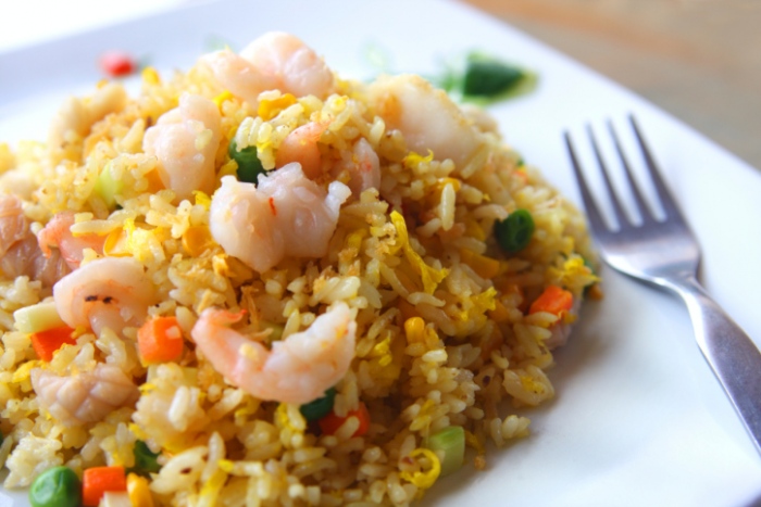 морепродукты с жареным рисом